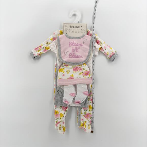 Baby Kiss 9 Piece Set Sleep, Play, Bib, Bodysuit, Pants, Cap & Socks 3-6 Months - Picture 3 of 7